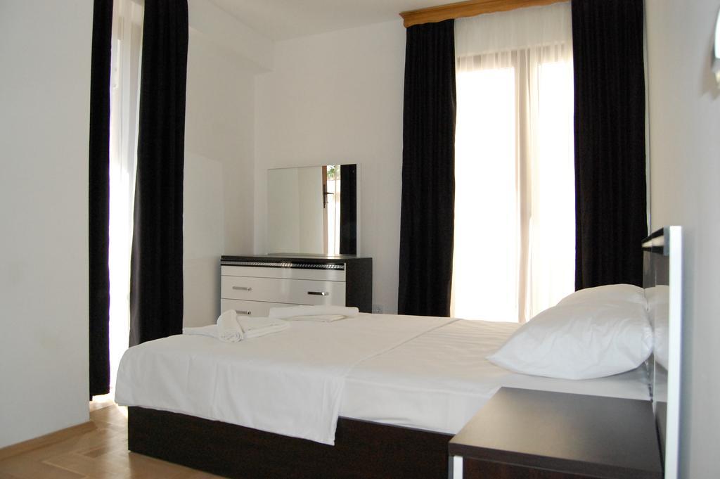 Apartments First Line Petrovac Quarto foto